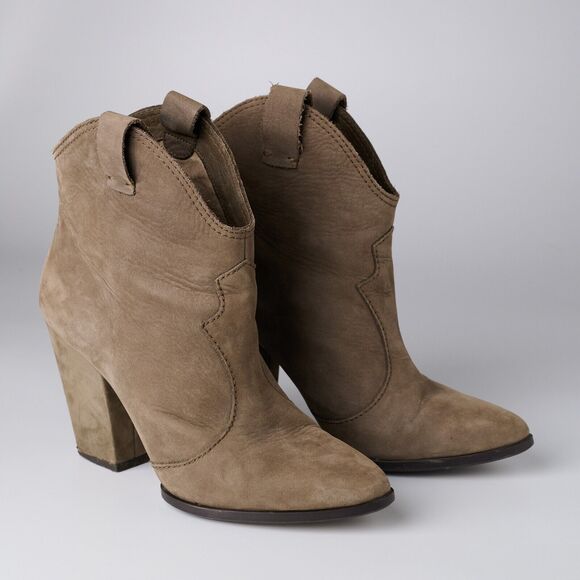 Zara Women’s Beige Suede Western Boho Chic Ankle Boots Sz 38 Almond Toe Pull On - Picture 11 of 11